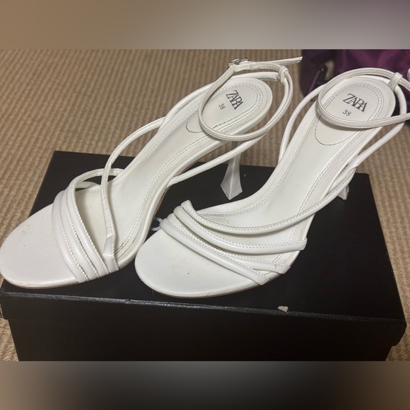 NWOT Zara White Open Toe Sandal w Cool Shape, Sturdy Heel sz 7 SS2024 Still ⚡️ - Picture 5 of 8